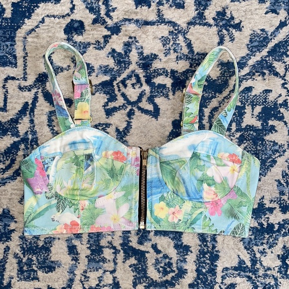 Tropical Crop Top - Picture 12 of 12